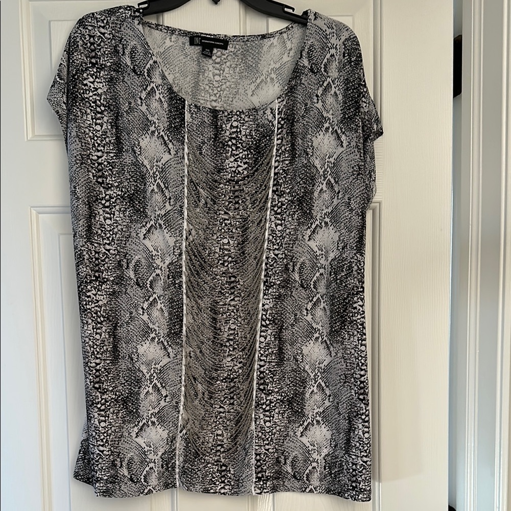 INC Black and White Relaxed Short Sleeve Blouse NWT